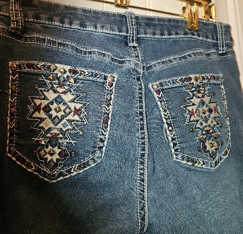 Wrangler Women’s Dark Indigo Boot Cut Jeans - Picture 6 of 8